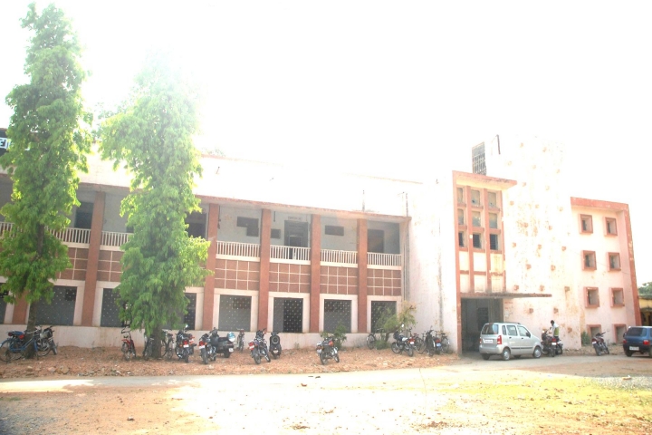 https://cache.careers360.mobi/media/colleges/social-media/media-gallery/23936/2018/12/26/Campus View of Government Model Science College Rewa_Campus-view.jpg